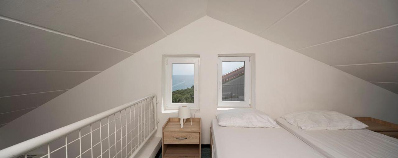 Apartments Hostin Garoful Duga Uvala Pavicini Exterior foto